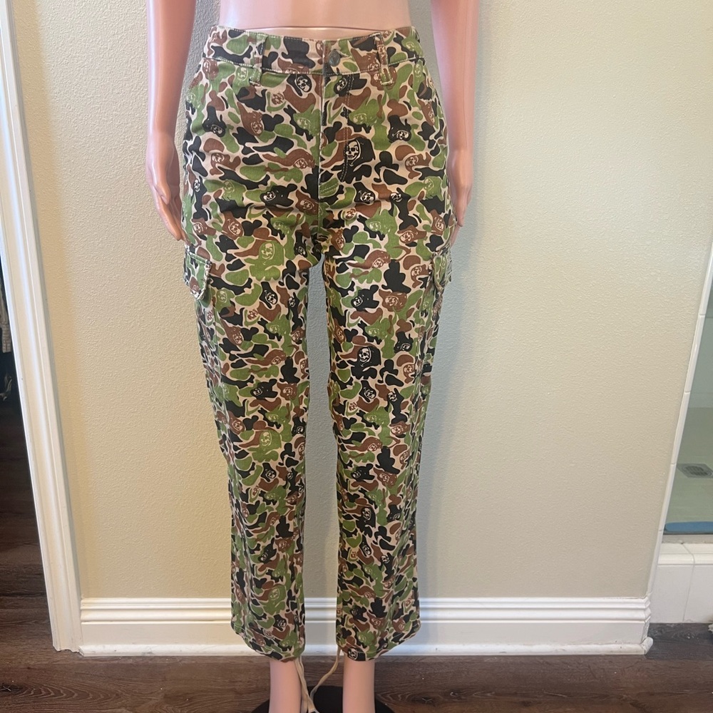 Broken Promises Camo Cargo Pants in Green & Brown. Size 5. Great Fit.